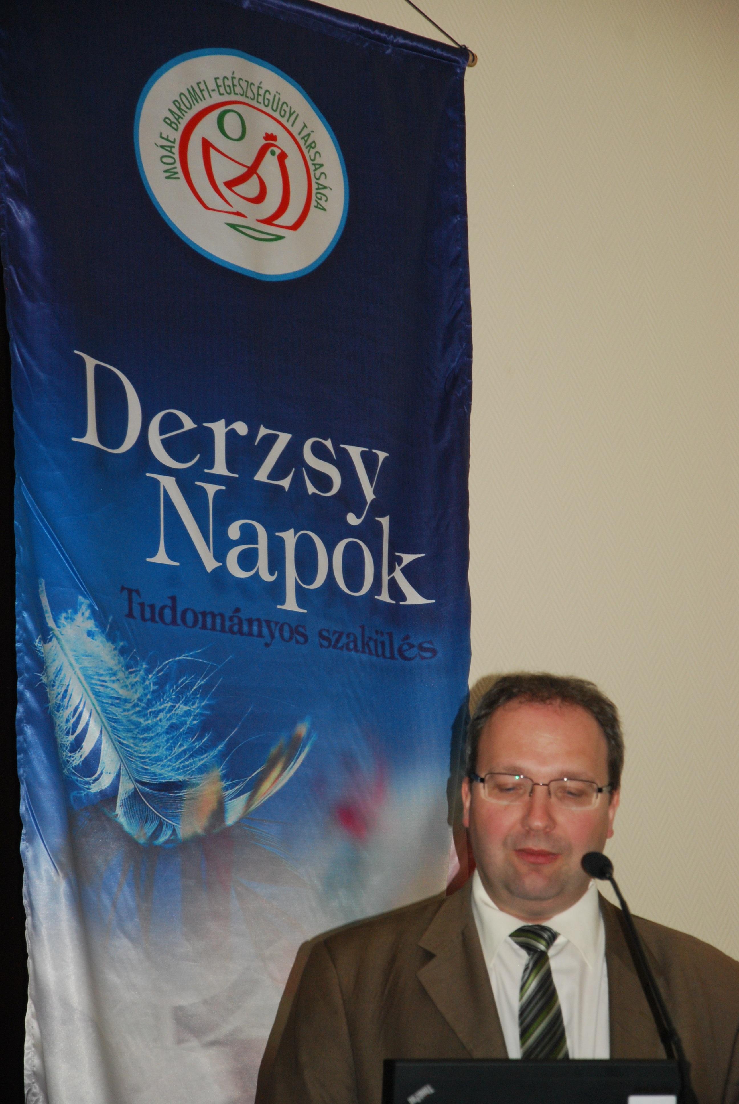 &Oacute;zsv&aacute;ri L&aacute;szl&oacute; - SZIE-&Aacute;OTK